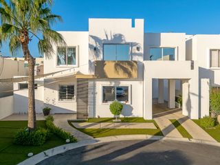 Casa en Venta – Privada Residencial Santa Bárbara, Cabo San Lucas
