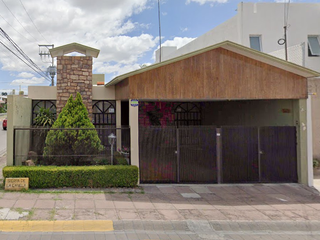 CSA DE 2 NIVELES CON ESTACIONAMIENTO PROPIO CASA EN VENTA A 2 CUADRAS DE PLAZA UNIVERSIDAD