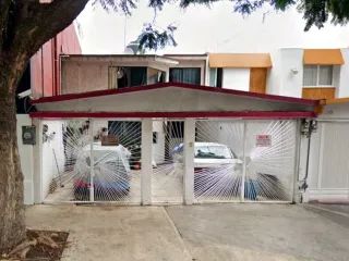 CASA EN TLALNEPANTLA (Atrás de Multiplaza de Valle dorado)