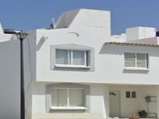 HERMOSA CASA ESTA ESPERANDO POR TI