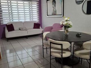 Residencia con Recamara en Planta Baja en Excelente Estado
