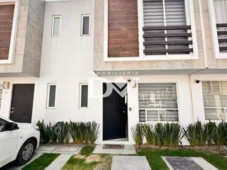 CASA EN VENTA DE 2 HABITACIONES A 10MIN DE VOLKSWAGEN, MIN DE OULET EN FRACCIONAMIENTO CON ALBERCA