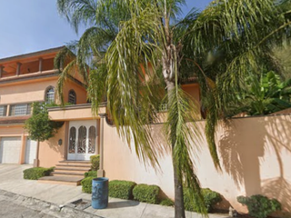 Casa De Remate con 500m² En Cumbres 2do. Sector Monterrey, cerca de Galerías Monterrey