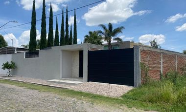 VENDO HERMOSO TERRENO 642.40 m2 PLANO FRACC LOMAS DE COMANJILLA LIBRE DE GRAVAMEN