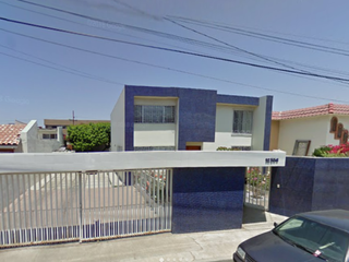 PROPIEDAD DE DOS NIVELES CON AMPLIO TERRENO Y ESTACIONAMIENTO PROPIO