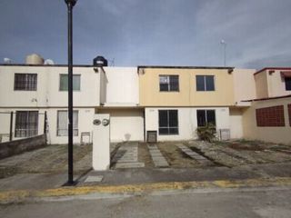 CASA DISPONIBLE DE DOSNIVELES PARA ENTREGA INMEDIATA