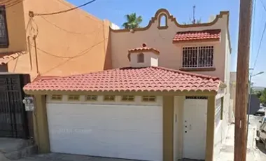 HERMOSA CASA ESTA ESPERANDO POR TI