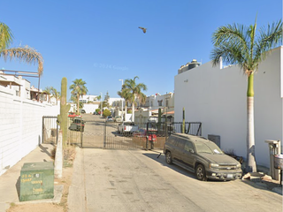 ¡¡GRAN OPORTUNIDAD DE ADQUIRIR O INVERTIR EN ESTA HERMOSA CASA DE REMATE BANCARIO!!, (SOLO CON RECURSOS PROPIOS).