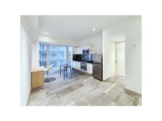 Excelente departamento semiamueblado en Blum Santa Fe