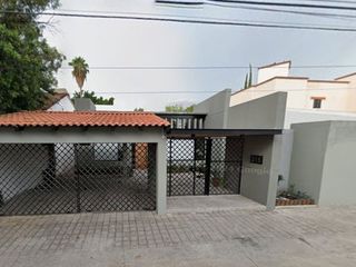 VENTA DE CASA EN CALLE PRIMERA DE FRESNOS JÚRICA SANTIAGO DE QUERRÉTARO