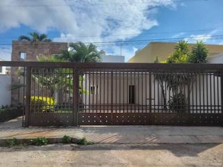 CASA EN VENTA EN MERIDA  F-2128, 3 REC. BENITO JUAREZ NORTE $10,000,000