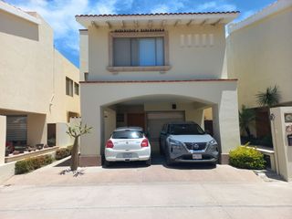 CASA AMUEBLADA EN RENTA AL NORTE DE LA CD EN LA QUERENCIA