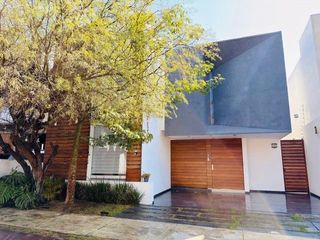 CASA EN VENTA CON REC EN PB FRAC ANDORA MISION DEL CAMPANARIO