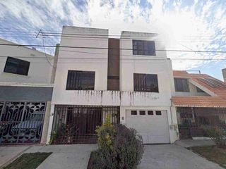 Casa de 3 niveles en San Luis Potosí