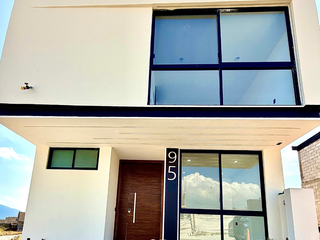 RESIDENCIA EN VENTA SENDEROS DE MONTEVERDE