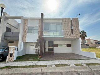 CASA EN RENTA BOSQUES DE SANTA ANITA, COTO 9
