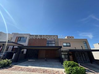 Estrena casa de autor de tres recamaras en venta en Altozano, Querétaro