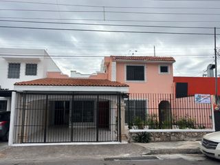 Rento Casa de 5 recámaras, al lado de Konsushi, ideal para oficina
