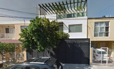 CASA EN VENTA EN JORGE VILLASEÑOR, GUADALJARA JALISCO