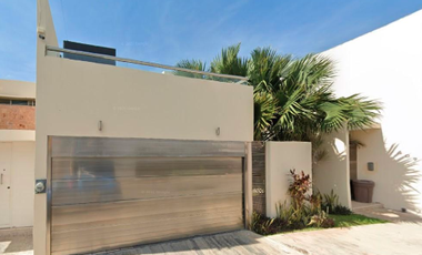 CASA EN VENTA EN CALLE 33, FRACC MONTEBELLO, MERIDA, YUCATAN