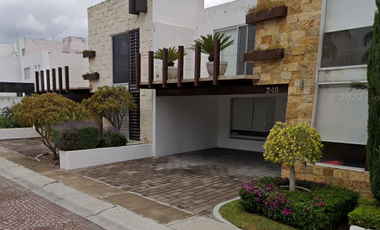 CASA EN VENTA EN LAGO YALAHAN, CUMBRES DEL LAGO, JURIQUILLA, QUERETARO