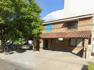 Casa en Renta con Uso de Suelo Comercial, Lomas del Country