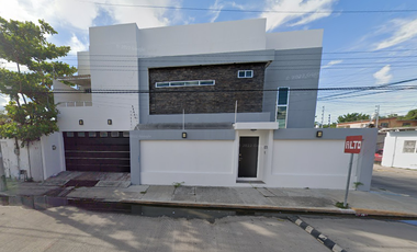 CASA EN VENTA EN CALLE 41, TECOLUTLA, CIUDAD DEL CARMEN, CAMPECHE