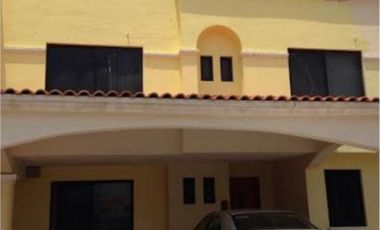 CASA EN VENTA EN VILLA ARBOLEDAS, QUINTA LAS VILLAS, IRAPUATO, GUANAJUATO