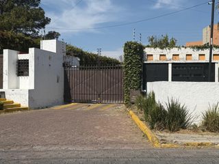 LOTE DE TERRENO EN CONJUNTO RESIDENCIAL “QUINTA REAL” DE CAMINO A RANCHO SAN ISIDRO, EN SANTIAGO MOMOXPAN, SAN PEDRO CHOLULA, PUEBLA.