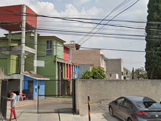 OPORTUNIDAD CASA DE DOS PLANTAS EN CALLE CERRADA, LOS REYES. REMATE BANCARIO ¡APROVECHE!