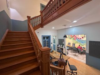Casa en venta con uso de suelo habitacional y comercio.