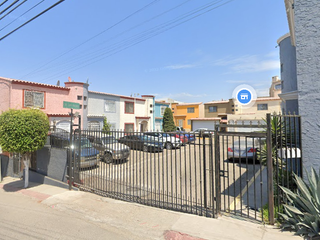 CASA EN FRACCIONAMIENTO EL VALLE EN TIJUANA B.C. !!!!!