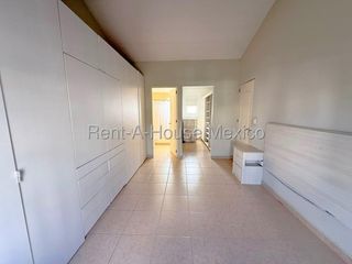 Casa de 4 recamaras, una en PB en venta en El Refugio, Querétaro
