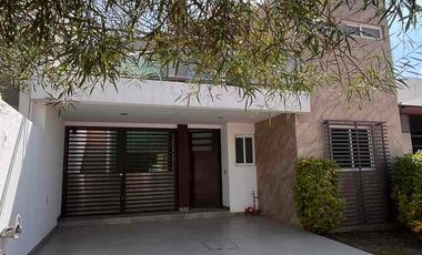 Casa en VENTA en Lomas de Punta del Este, parte baja.
