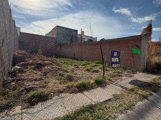 Terreno bardeado en venta en Villas de la Cantera