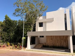 VENTA CASA NUEVA DE 5 RECAMARAS DE 314 M2 CON ALBERCA PROPIA EN RESIDENCIAL VIA CUMBRES
