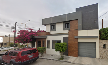 CASA EN VENTA EN FACULTAD DE DERECHO, MAESTROS UNIVERSITARIOS, TIJUANA, BAJA CALIFORNIA