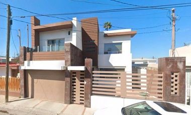 CASA EN VENTA EN LOS CORCHOS, LOMAS HIPODROMO, TIJUANA, BAJA CALIFORNIA