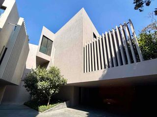 Residencia en VENTA en condominio con seguridad