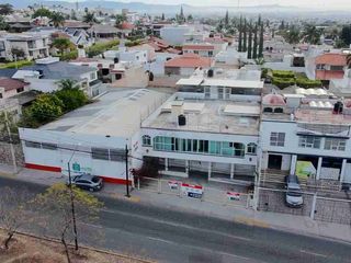 Oficinas, Locales comerciales en venta en Lomas de Arbide León Guanajuato.