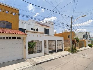 CASA EN VENTA EN CALLE REPUBLICA DE CUBA EN MONTEBELLO, AGUASCALIENTES.