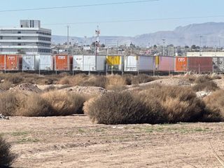 SE RENTA TERRENO PARA ESTACIONAR CAMIONES TRAILLER, A 1 DLLS EL M2