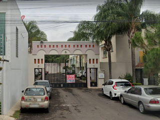 BELLISIMA CASA EN CONDOMINIO CERCA DE VÍAS DE COMUNICACIÓN Y CENTROS COMERCIALES