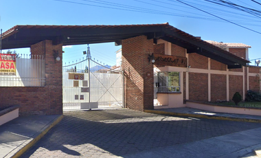 PRECIOSA CASA EN AZALEAS SEIS EN TOLUCA