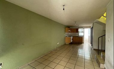 BONITA CASA EN PARQUES DEL NILO GUADALAJARA