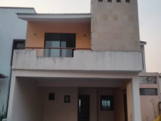 HERMOSA CASA ADJUDICADA CON POSESION