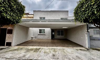 Casa en Venta $7,500,000.00 en Tezozomoc N°000, Jardines del Sol, CP. 45050, Zapopan, Jalisco, México.