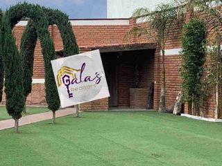 ENORME JARDÍN, AMPLIA CASA!!