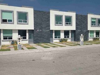 CASA EN VENTA ATRÁS DE LA V.W CON RECAMARA EN PLANTA BAJA