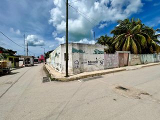 Terreno con construcción en renta en el centro de playa Celestún Yucatán